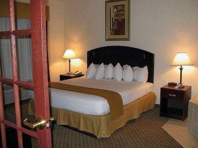 Express & By Ihg Hotel Le Mars