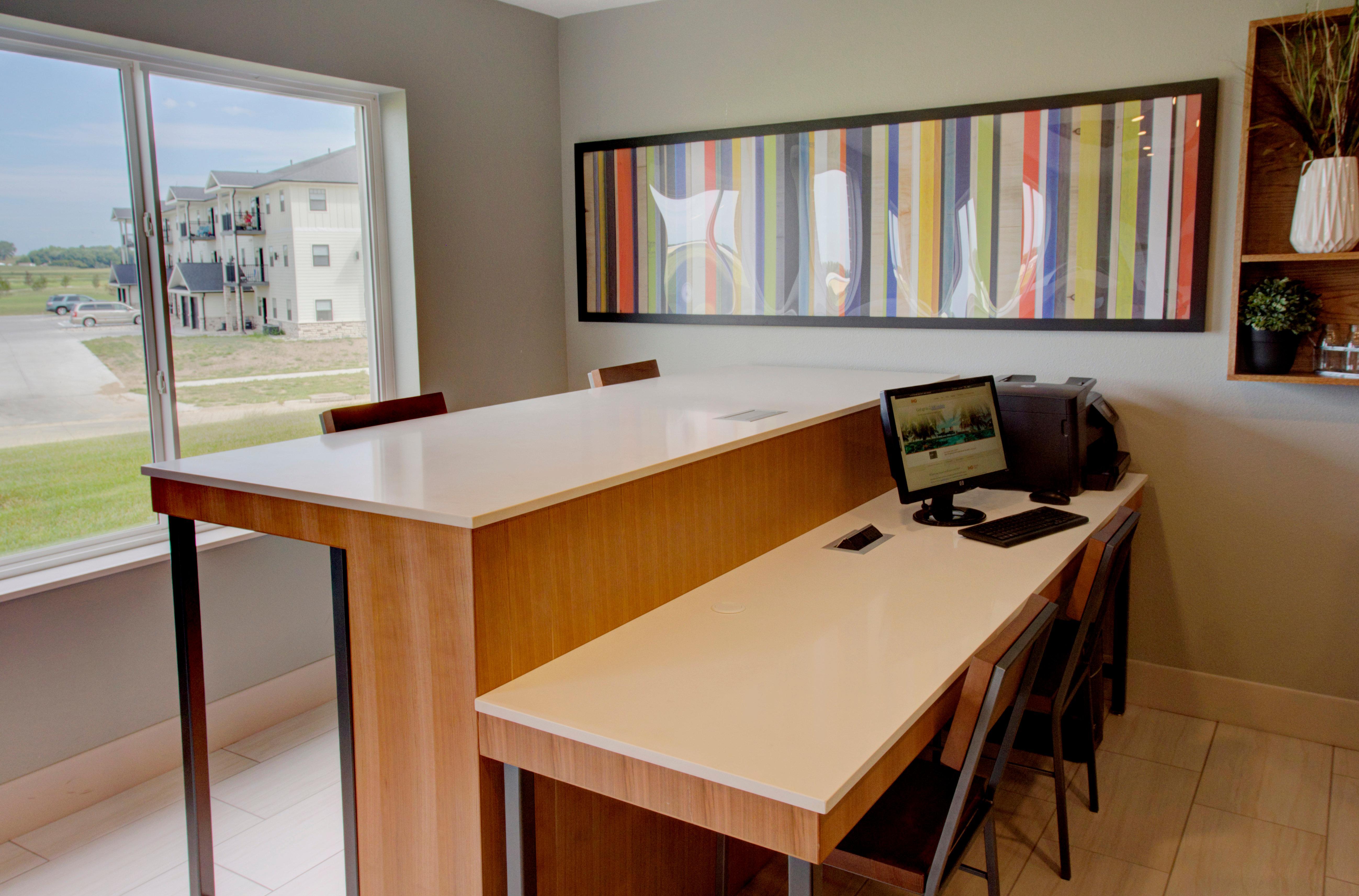 Express & By Ihg Le Mars