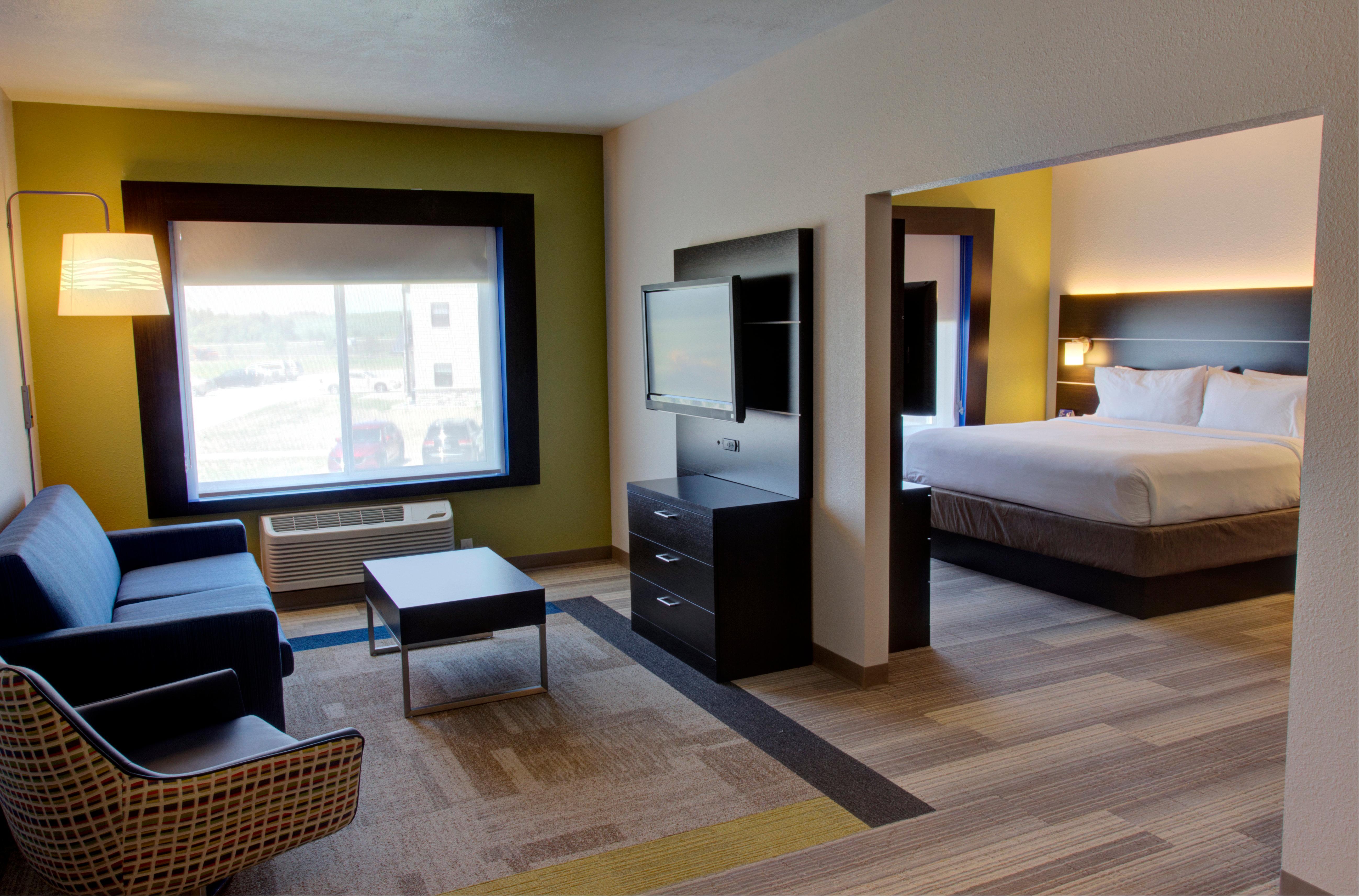 Express & By Ihg Le Mars
